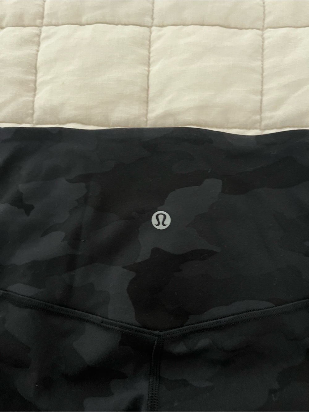 lululemon align Black Camo High-Rise Leggings pockets - Picture 7 of 10